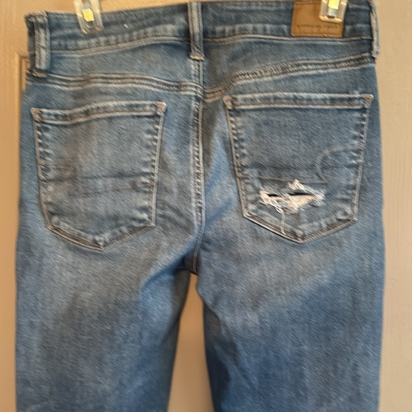 American Eagle -NWOT- size 6- destroyed jeans - super stretch - Picture 4 of 6